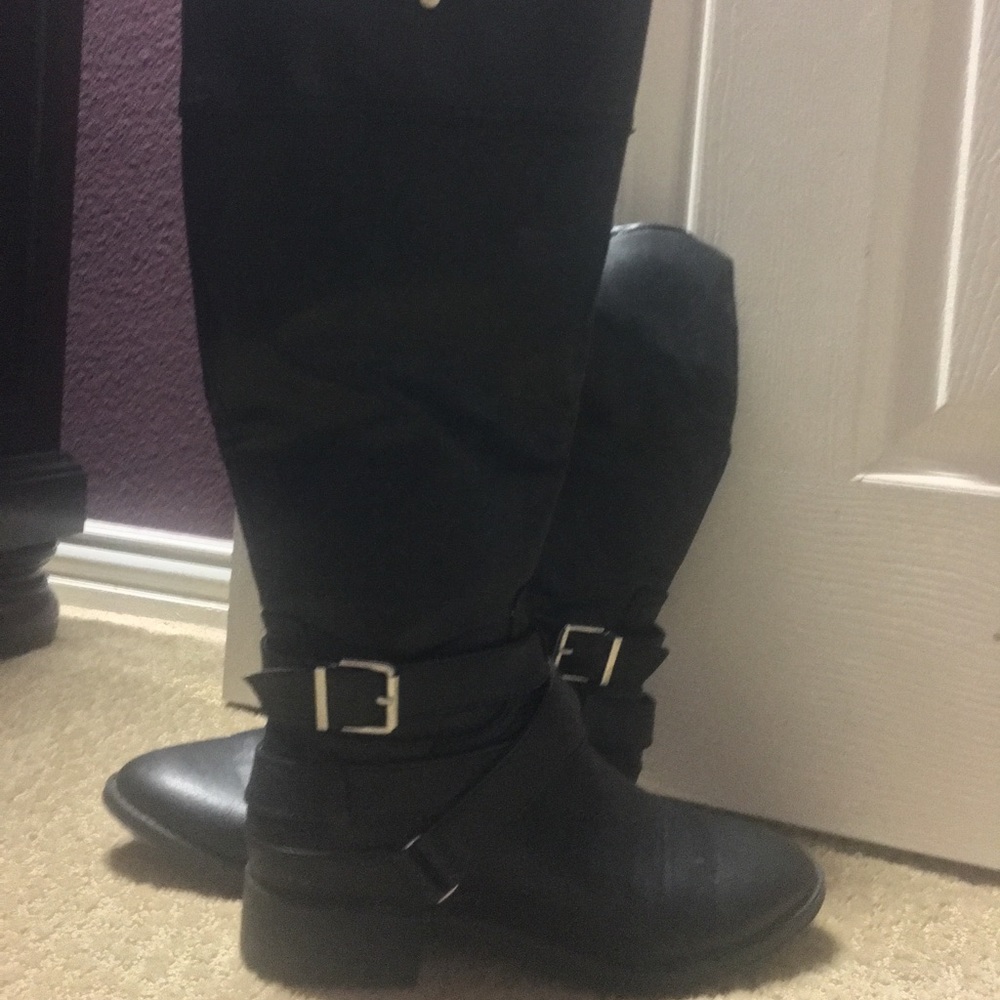 size 8.5 Black Boots